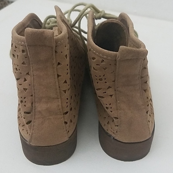 MADDEN girl DEONN shoes ankle booties 7M cutout - Picture 3 of 8